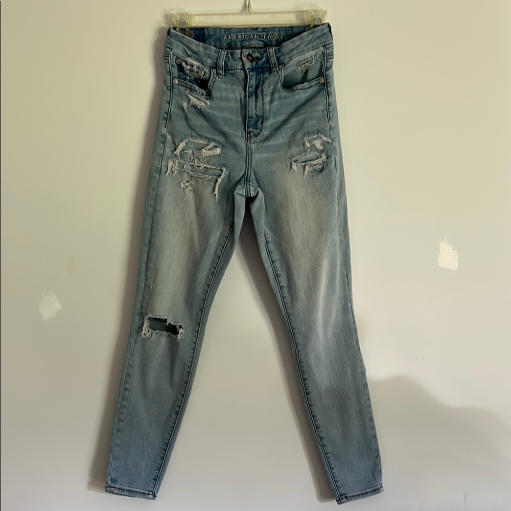 Women’s size 4 American Eagle Outfitters Blue Skinny Distressed Jeans